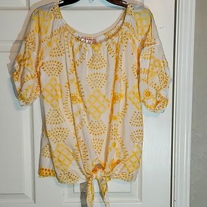 Eyelet Yellow and white top with front bottom tie